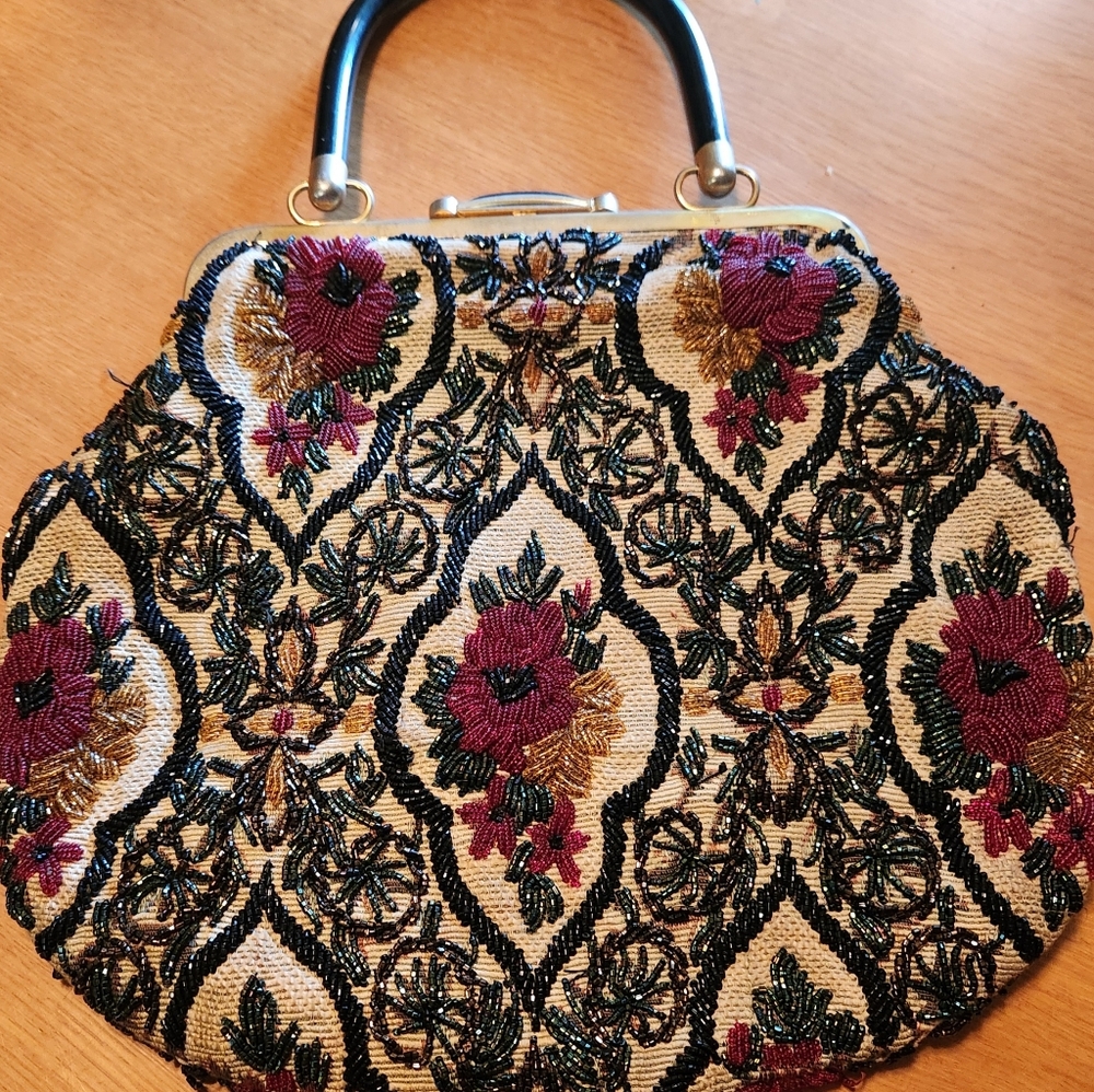 VINTAGE BEADWORK HAND BAG